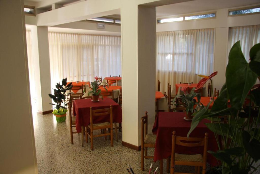 Hotel Orchidea Rimini Esterno foto