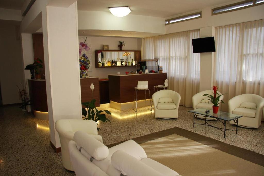 Hotel Orchidea Rimini Esterno foto