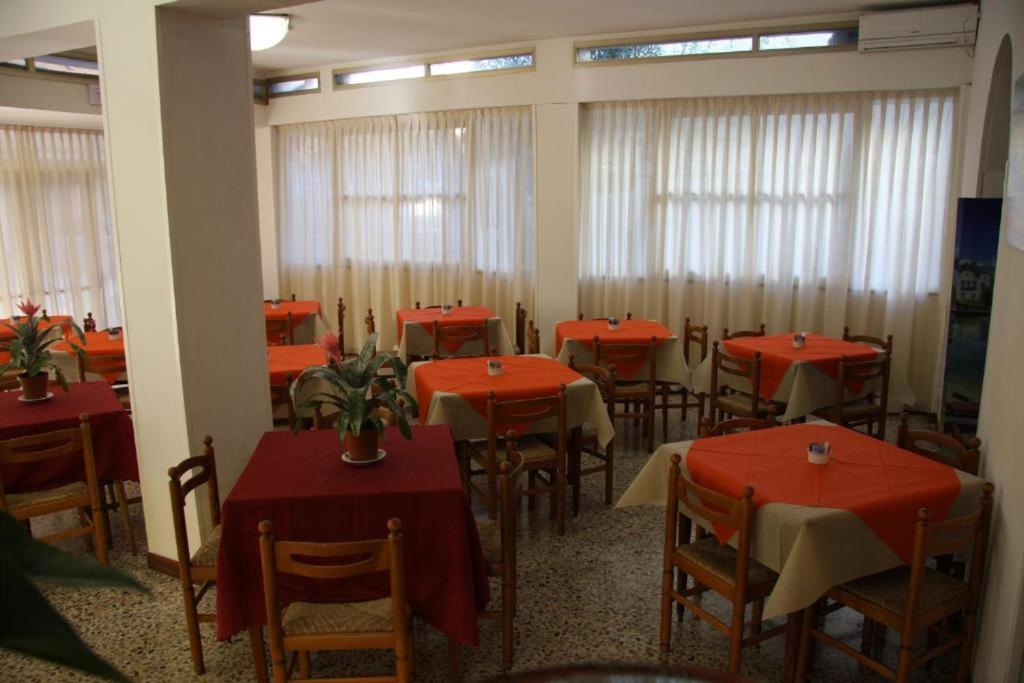 Hotel Orchidea Rimini Esterno foto