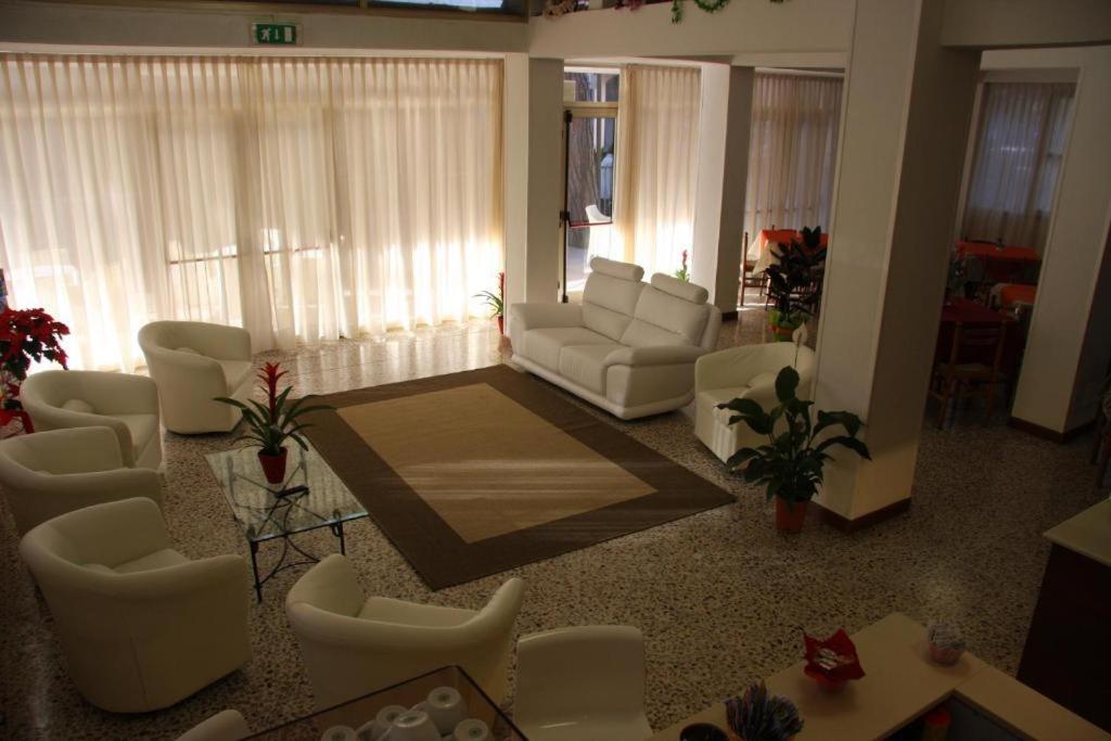 Hotel Orchidea Rimini Esterno foto