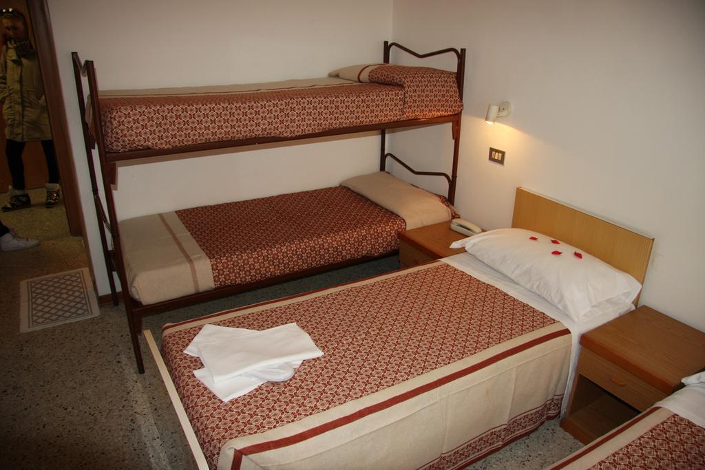 Hotel Orchidea Rimini Camera foto